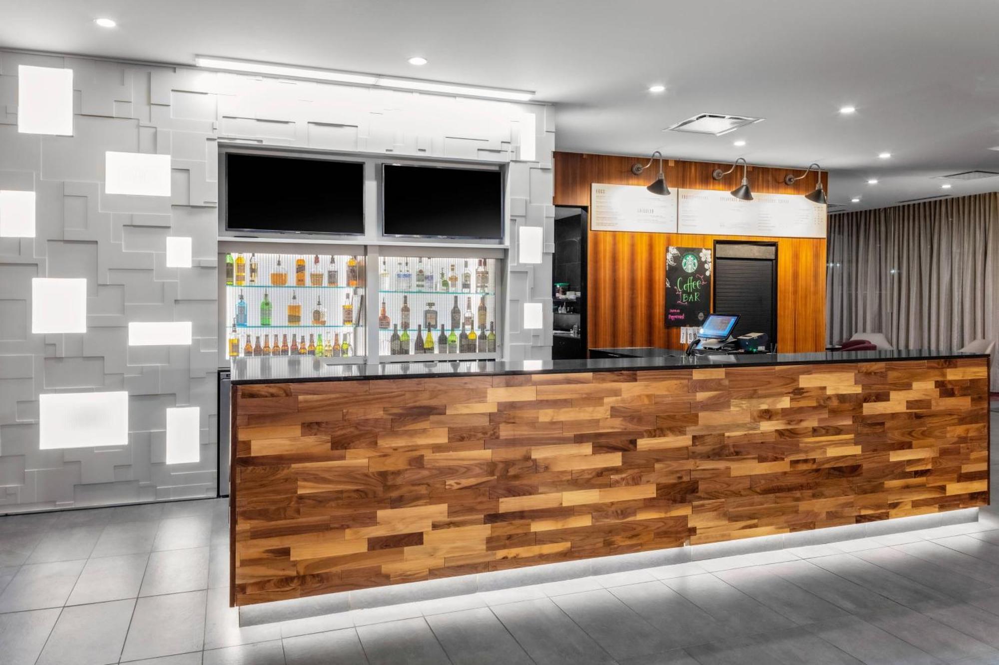 Courtyard By Marriott East Lansing Okemos Hotel Exterior photo